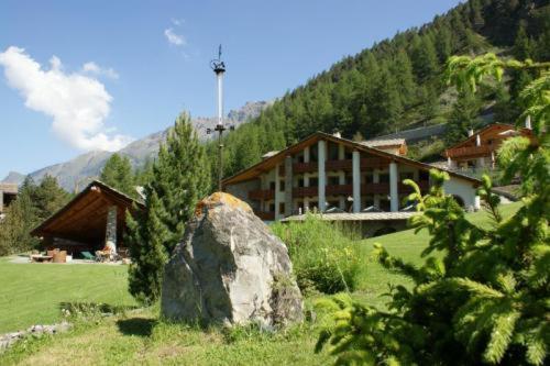 Eco Wellness Hotel Notre Maison Cogne Εξωτερικό φωτογραφία
