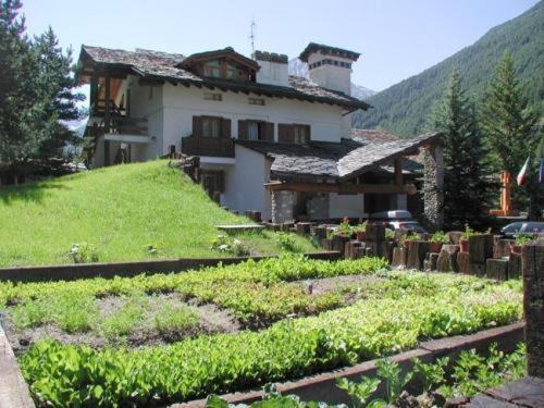 Eco Wellness Hotel Notre Maison Cogne Εξωτερικό φωτογραφία
