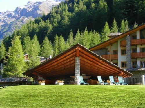 Eco Wellness Hotel Notre Maison Cogne Εξωτερικό φωτογραφία