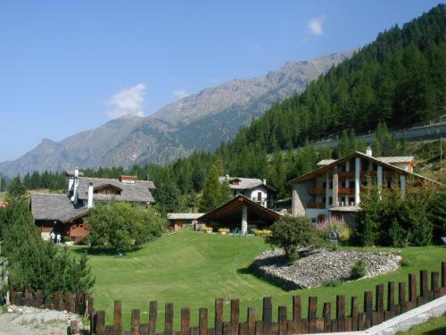 Eco Wellness Hotel Notre Maison Cogne Εξωτερικό φωτογραφία