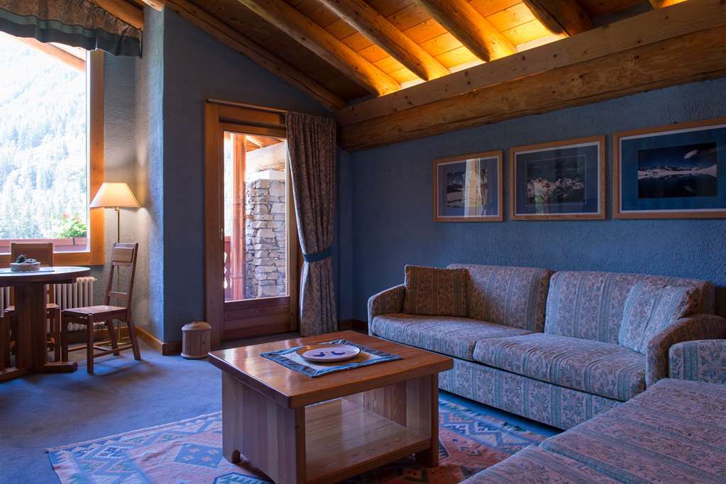Eco Wellness Hotel Notre Maison Cogne Δωμάτιο φωτογραφία