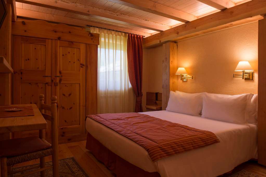 Eco Wellness Hotel Notre Maison Cogne Δωμάτιο φωτογραφία